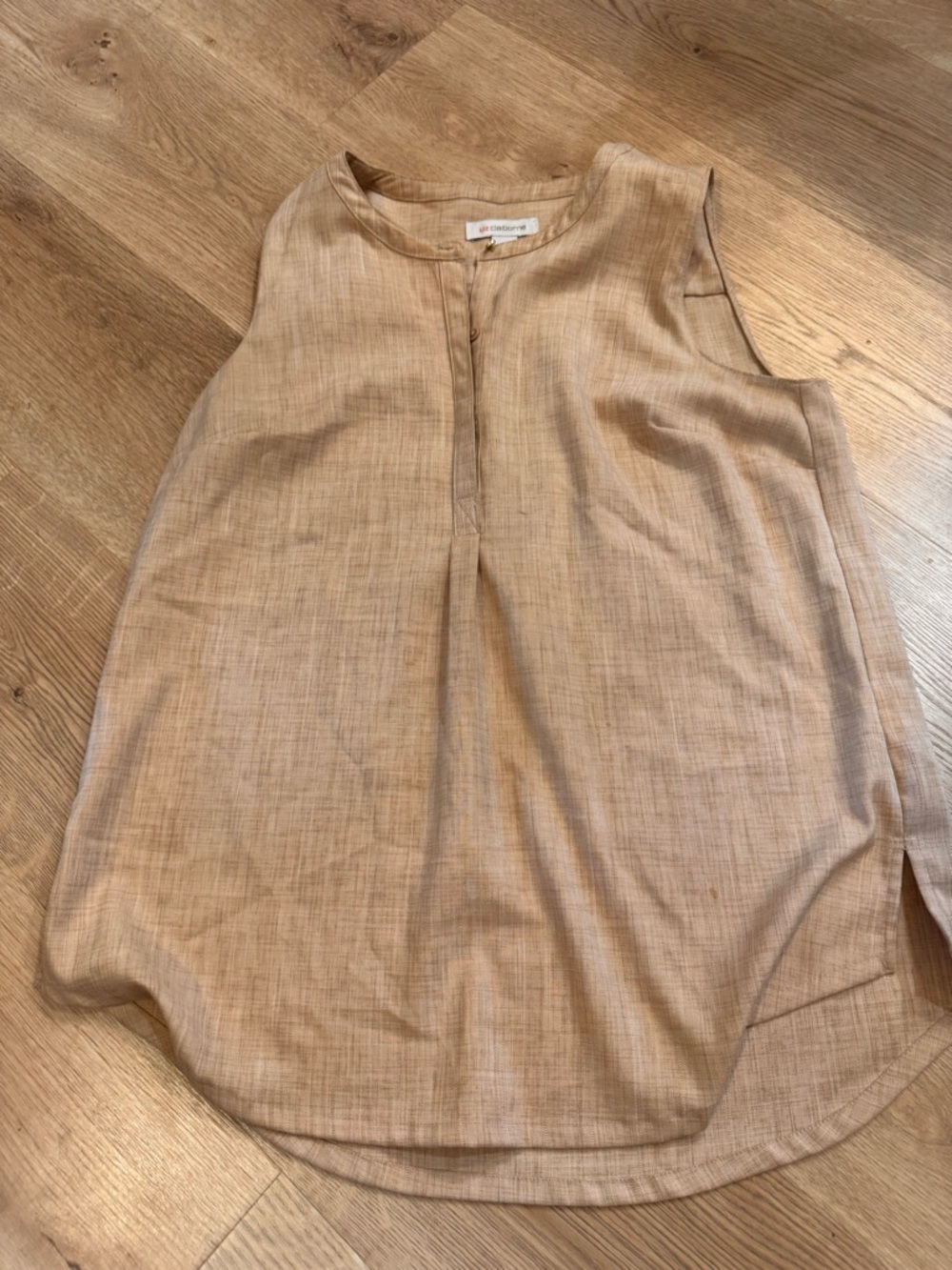 Liz Claiborne Sleeveless Tan Textured Henley